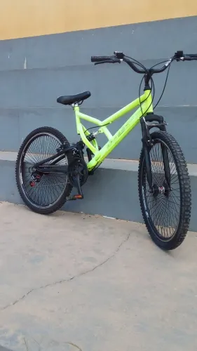 BICICLETA ARO 26 COM 21 MARCHAS