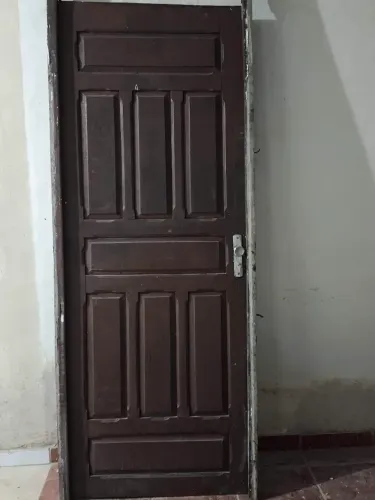 Porta de madeira completa 