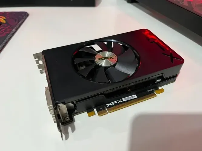 Placa de Vídeo XFX Radeon R7 360 2GB GDDR5