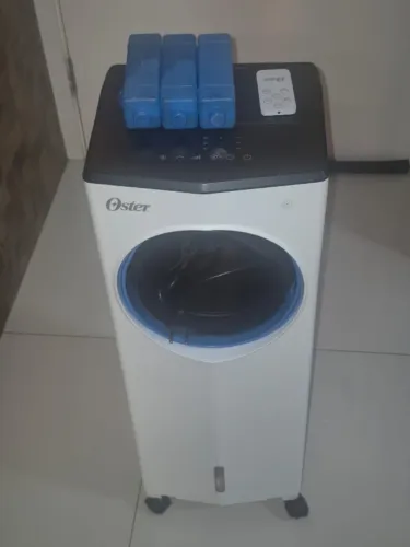 Climatizador de Ar 5, 3 Litros Marca Oster - Portátil 4 x 1 com controle remoto, 127 V Se