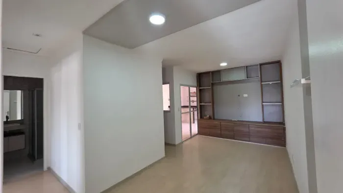 Excelente Casa Condomínio Esmeralda ampliada e energia solar