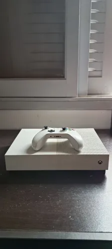 Vendo xbox one s all digital edition usado