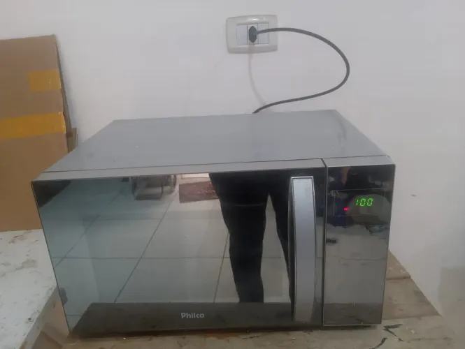 Micro-ondas Philco Espelhado Usado - Liga, mas Não Esquenta - Para Conserto ou Peças