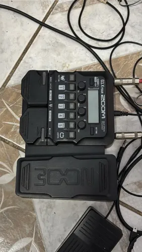 Pedaleira G1x Four para guitarra