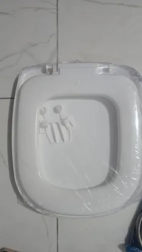 Vende-se assento sanitário novo.
