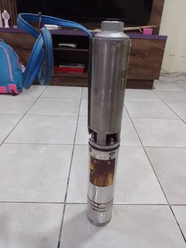 Bomba submersa