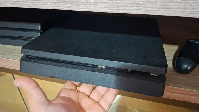 PS4 SLIM