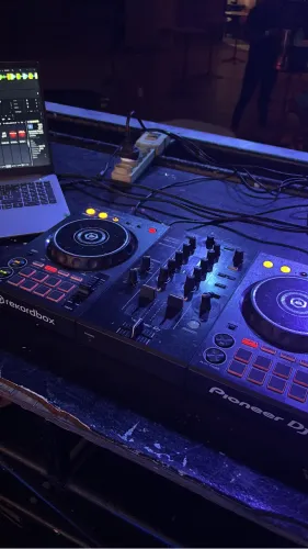 VENDO UMA CONTROLADORA PRA DJ 
