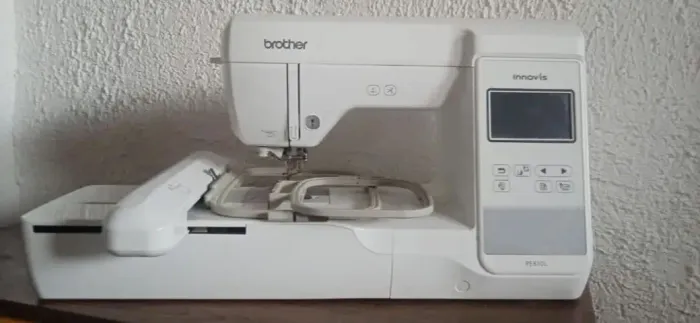 Máquina de bordar usada