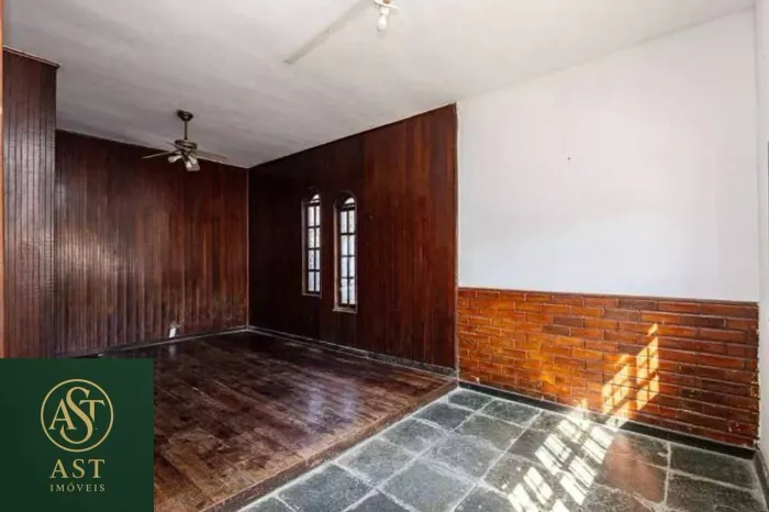 Casa à Venda na Região Oceânica de Niterói Ampla e em Rua Tranquila