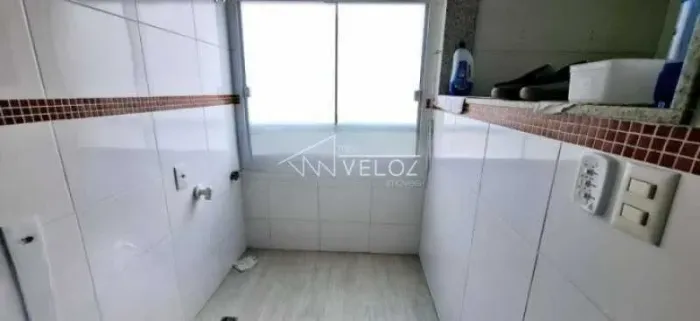 Apartamento - / Residencial / Catete