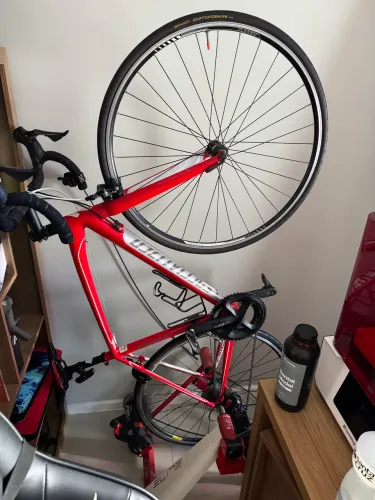 Bike specialized speed com rolo de treino
