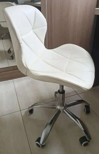 Cadeira Eiffel Slim Giratória com Estofado Penteadeira Base Cromada Evolux