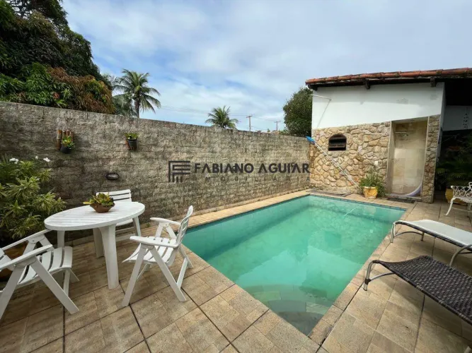 Casa de Condomínio à venda, 4 quartos, 2 suítes, 2 vagas, Ubás - Iguaba Grande/RJ-R$650.00