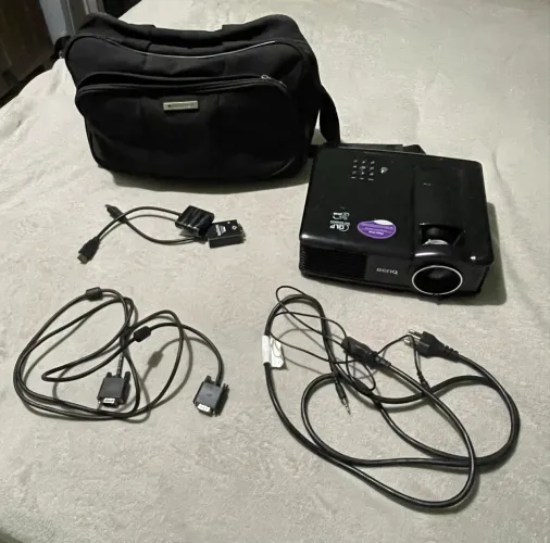 Projetor BenQ Multimídia (linha MP515)