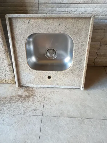 Excelente tanque de granito