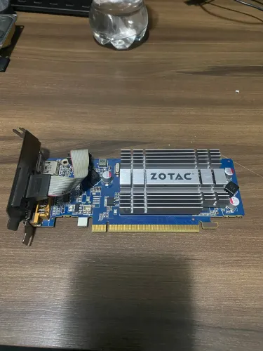 ZOTAC NVIDIA GeForce 8400 GS (Low Profile, com refrigeração passiva)