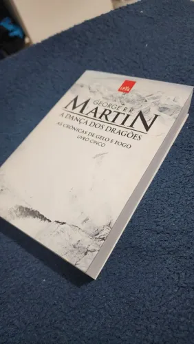 Livro A dança dos dragões - Crônicas de Gelo e Fogo 