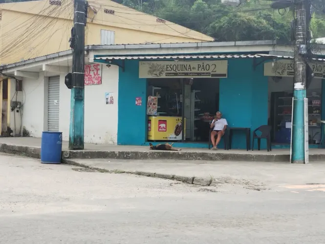 Duas Lojas , ótima localização, estrada Adan Blumer, Gandé. Excelente oportunidade!