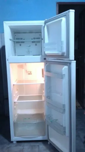Exelente Geladeira Consul Duplex 330Lts Frost Free Digital Seminova gelando bem R$1.150,
