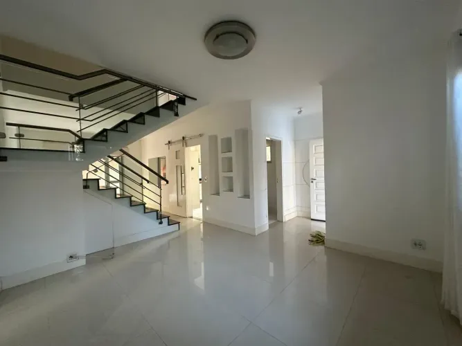 Sobrado a venda no condominio Hills 2 na Vila oliveira