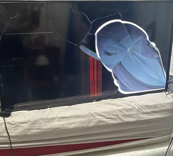 Vendo TV mas tem que arrumar a tela, ela caiu e trincou a tela