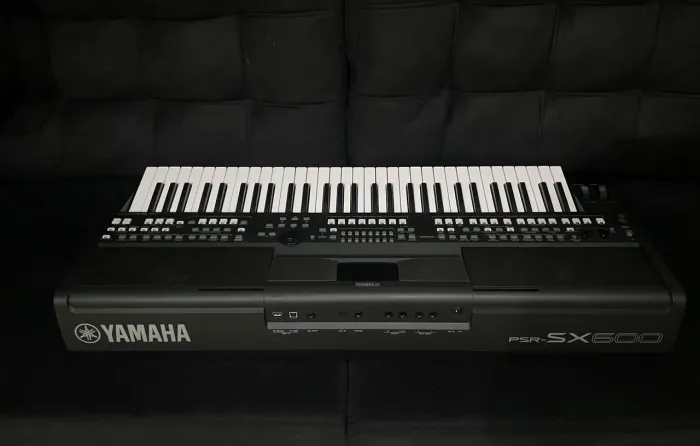 Teclado yamaha sx600
