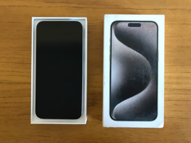 iPhone 15 Pro Max 256 GB Titânio Natural em excelente estado