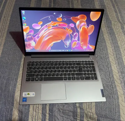 Notebook Lenovo IdeaPad 1 15IGL7 - Excelente Estado