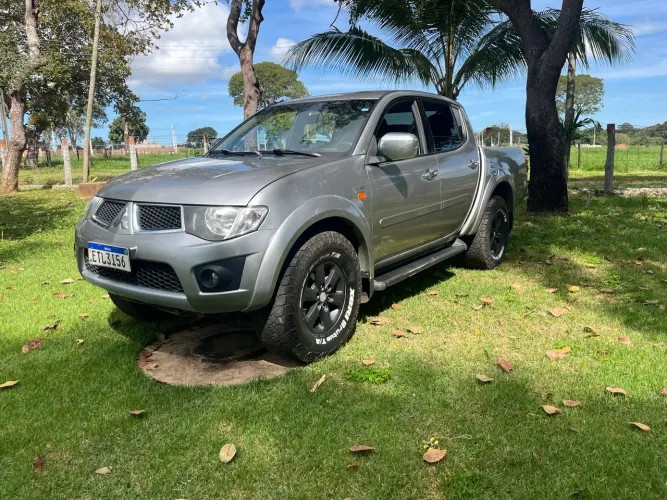 Mitsubishi L200 Triton HPE 3.2 CD TB Int.diesel AUT 2012