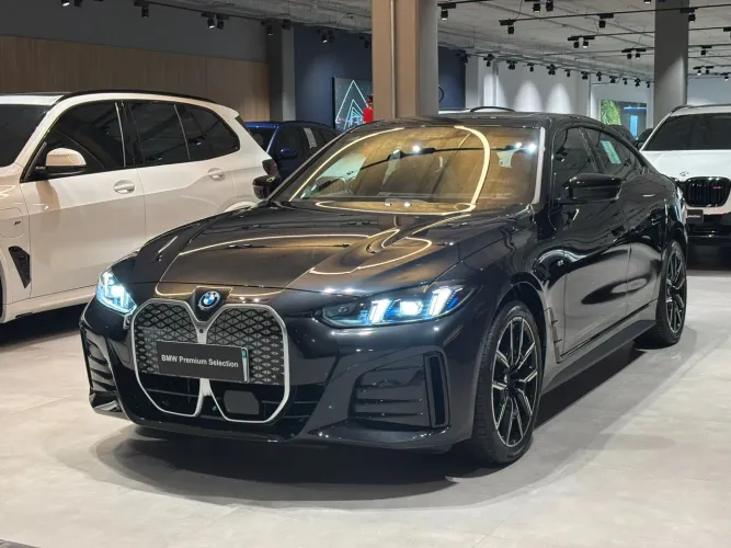 BMW i4 E-drive 35 M Sport (elétrico) 2025