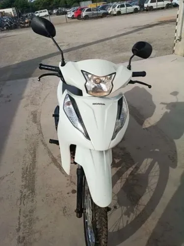 Honda Biz ES 125 - Branca