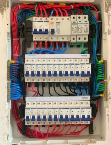 Eletricista pedreiro e pintor pra sua obra com o preço melhor do mercado só. Chama