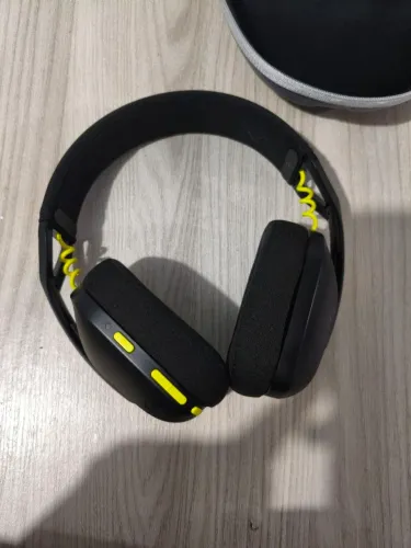 Headset Gamer Sem Fio Logitech G435 Lightspeed / Bluetooth + Case