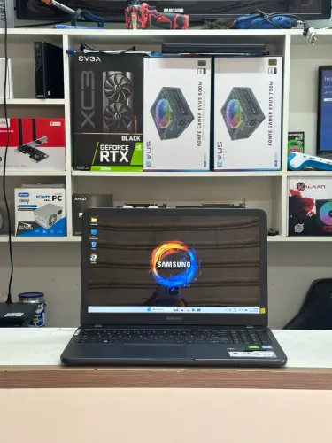 Notebook Samsung i5 com placa de vídeo