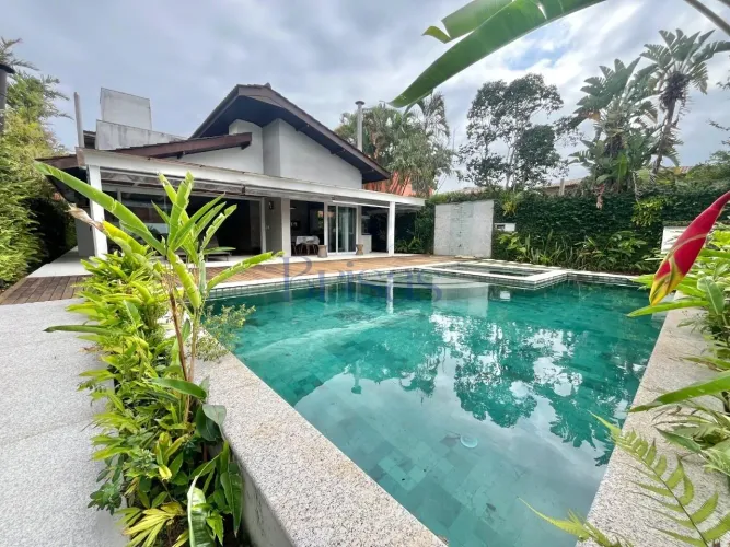 CASA RESIDENCIAL em São Sebastião - São Paulo, Baleia