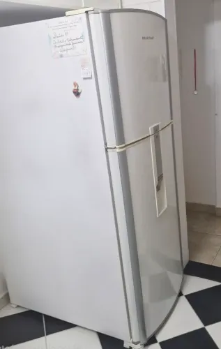 Geladeira usada Brastemp frost free , com dispenser de água na porta