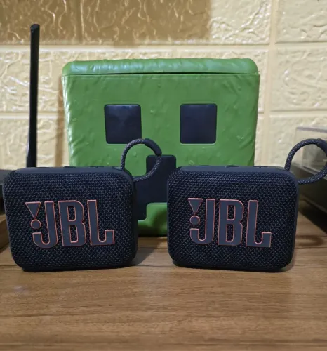 Par de caixas JBL GO 4
