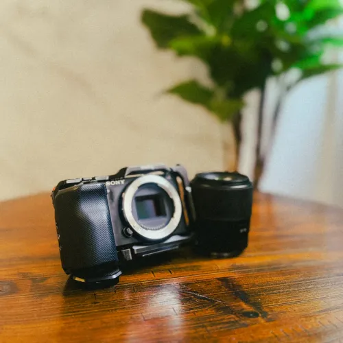 Sony Zve10 + Sigma 30mm 1.4 + Cage Smallrig