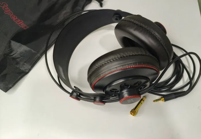 Fone Superlux HD681