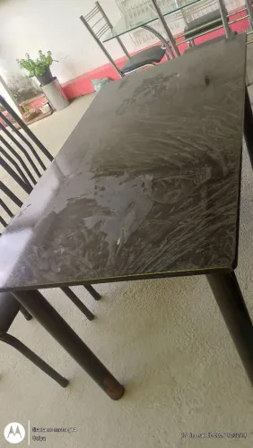 Mesa em bom estado 