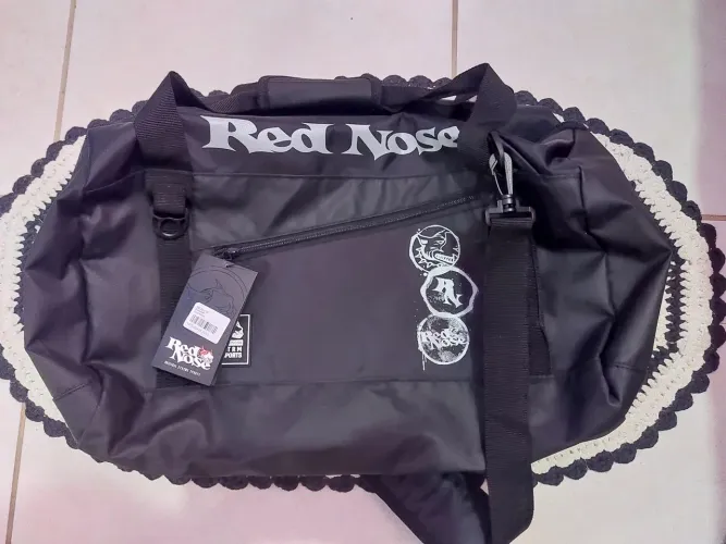 Bolsa Pra viagem academia etc marca Red nose 