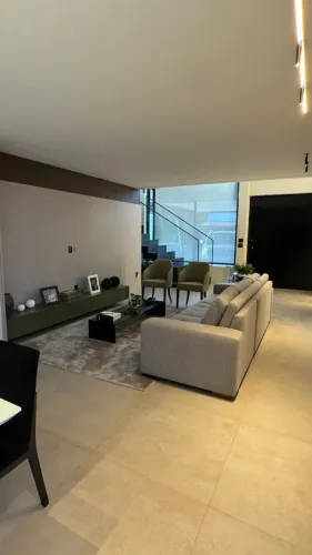 Linda casa de condomínio fechado em Intermares
