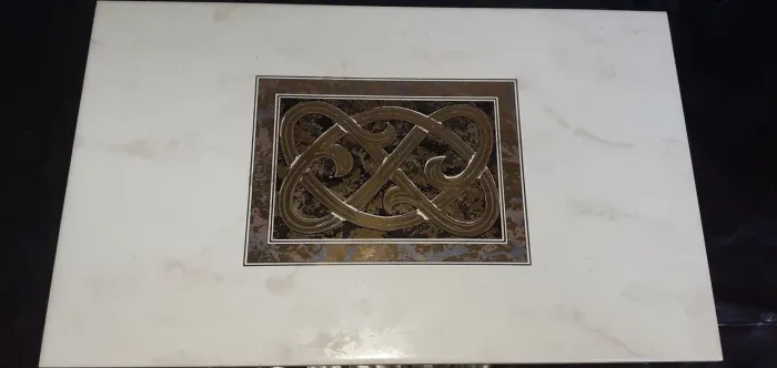 Azulejo Decorativo 33 × 20 cms. 14 unidades. $ 10,00 a unidade.