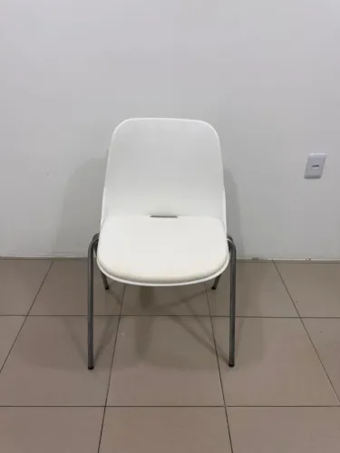 Cadeira R$200 cada um