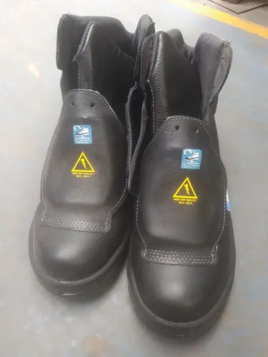 Vendo bota segurança R$ 150