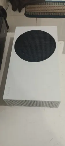 Vendo Xbox série s praticamente novo