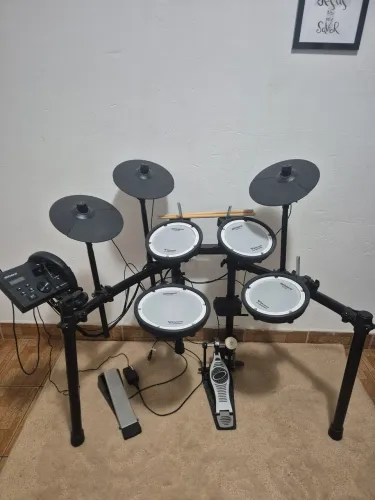 Roland TD-07 DMK l- Bateria Eletrônica completa