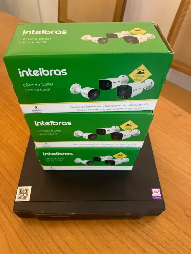 Vendo Dvr Intelbras 4 canais HD 1 TB + 3 câmeras novas
