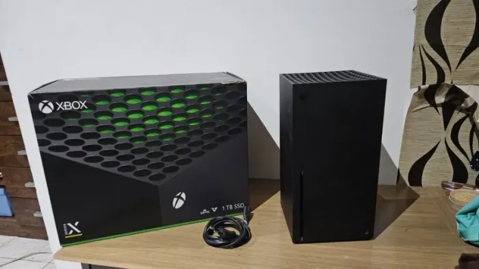 Xbox Series X 1TB SSD - Mídia física e digital